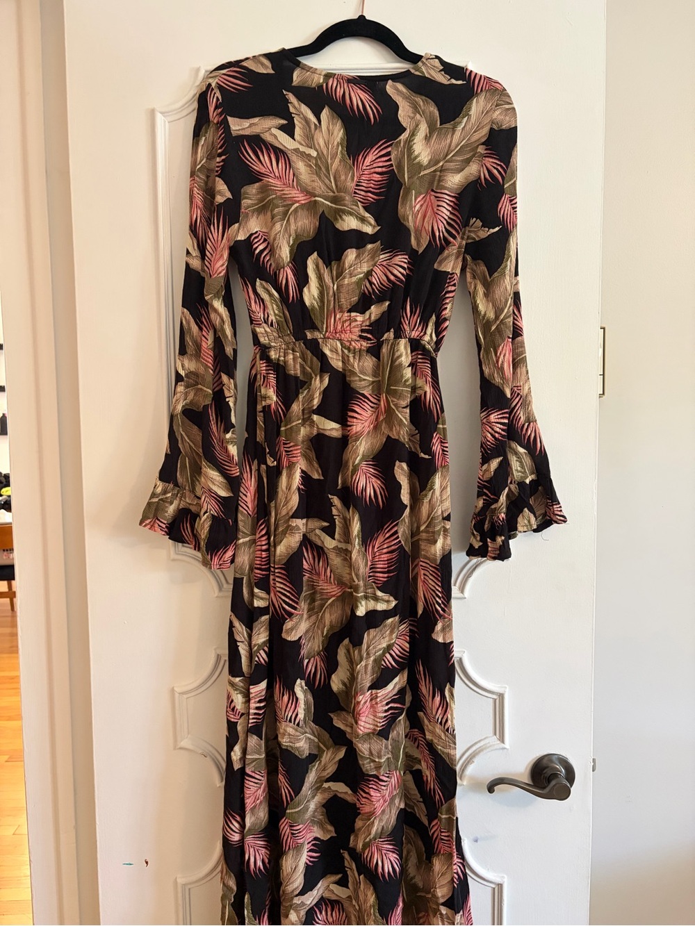 Billabong Black Maxi Dress with Olive and Pink Botanical Print size M - Picture 6 of 9